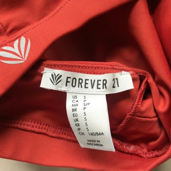 New Crossback Sports Bra - Small - Picture 3 of 4